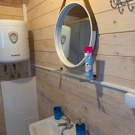 Domki U Januli Nad Jeziorem Naterskim Holiday home *